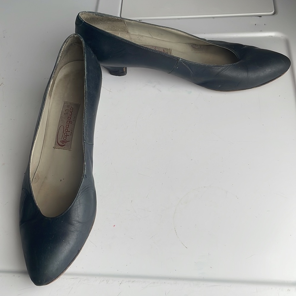 Pappagallo heels navy blue vintage leather pumps Spain women’s size 7 1/2 7.5